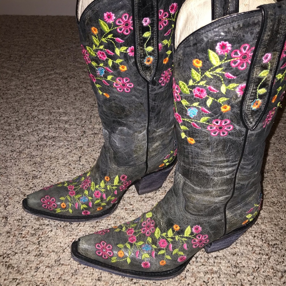 Women’s western boots